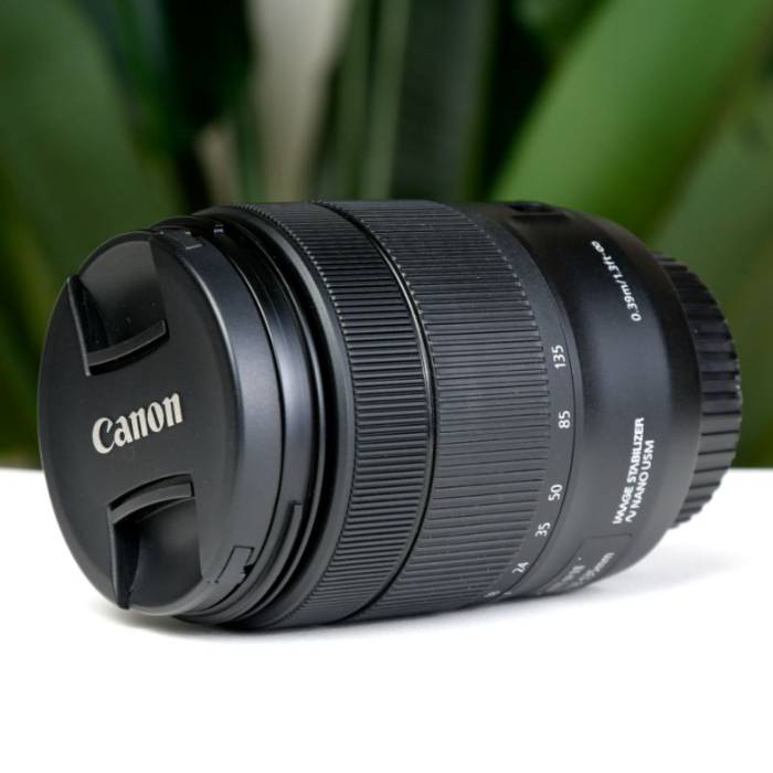 لنز دست دوم Canon EF-S 18-135mm f/3.5-5.6 IS USM Lens (جعبه دارد)
