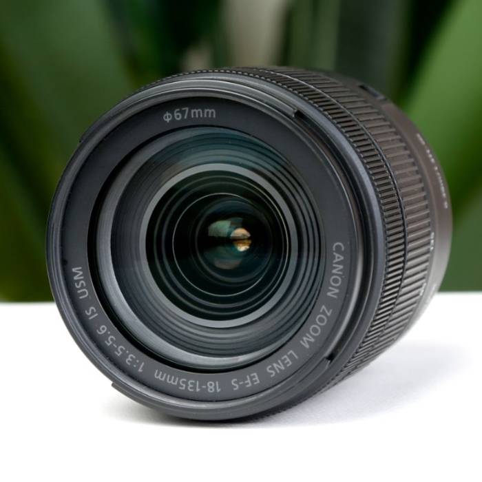 لنز دست دوم Canon EF-S 18-135mm f/3.5-5.6 IS USM Lens (جعبه دارد)