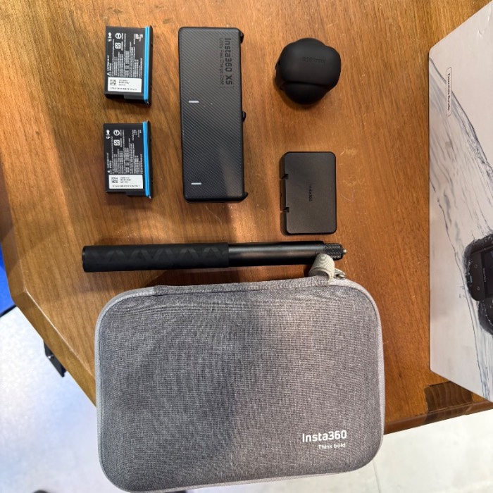 دوربین دست دوم Insta360 X5 360 Action Camera Essentials Bundle
