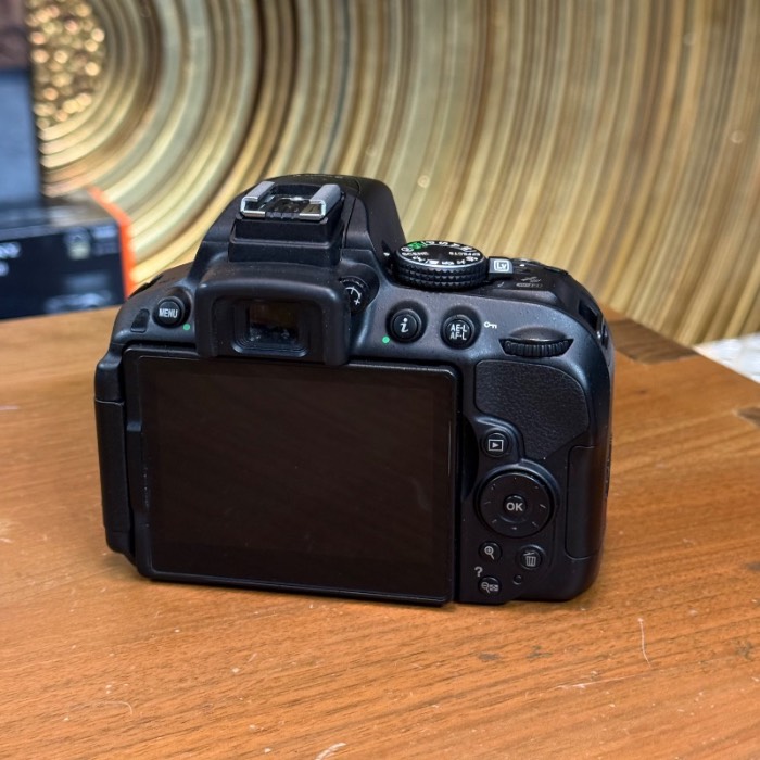 دوربین دست دوم عکاسی نیکون Nikon D5300 body (16000 شات)