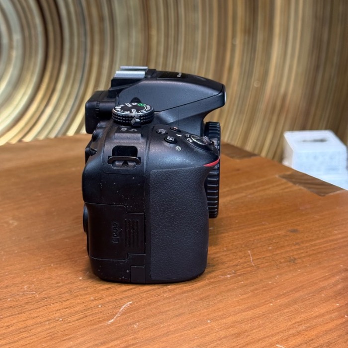 دوربین دست دوم عکاسی نیکون Nikon D5300 body (16000 شات)