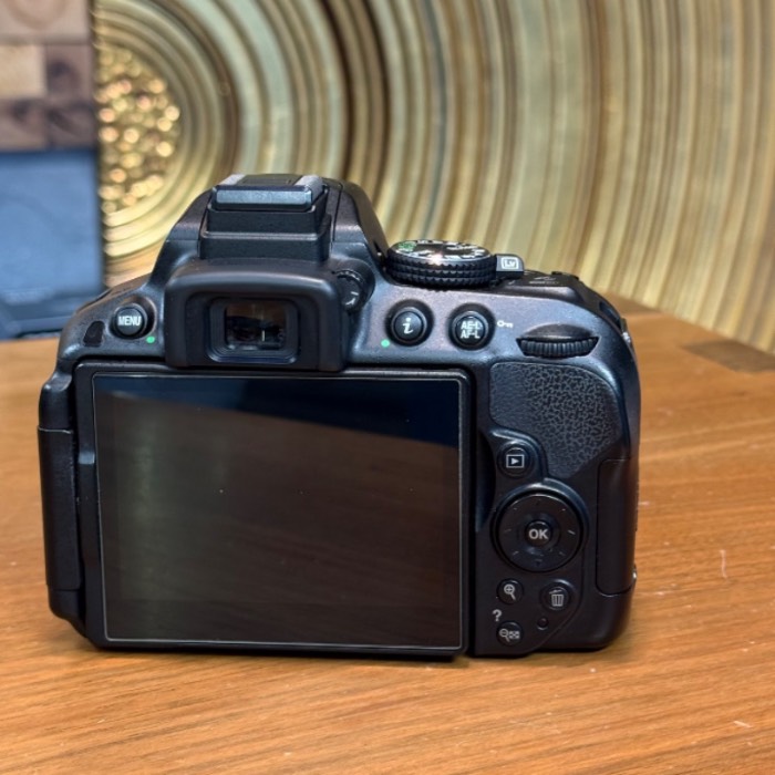 دوربین دست دوم عکاسی نیکون Nikon D5300‌ Kit 18-55mm f/3.5-5.6 G AF-P VR (22000 شات)