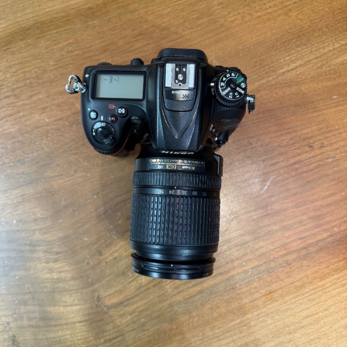دوربین دست دوم Nikon D7200 Kit 18-140mm f/3.5-5.6 G VR (67000 شات)