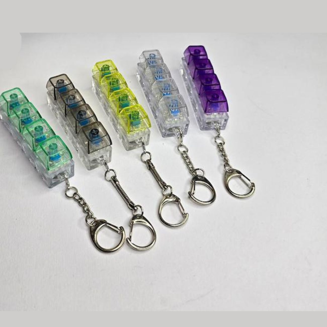 نمای روبرو فیجت کیبورد ضد استرس Fidget Keyboard Switch Toy Keychain
