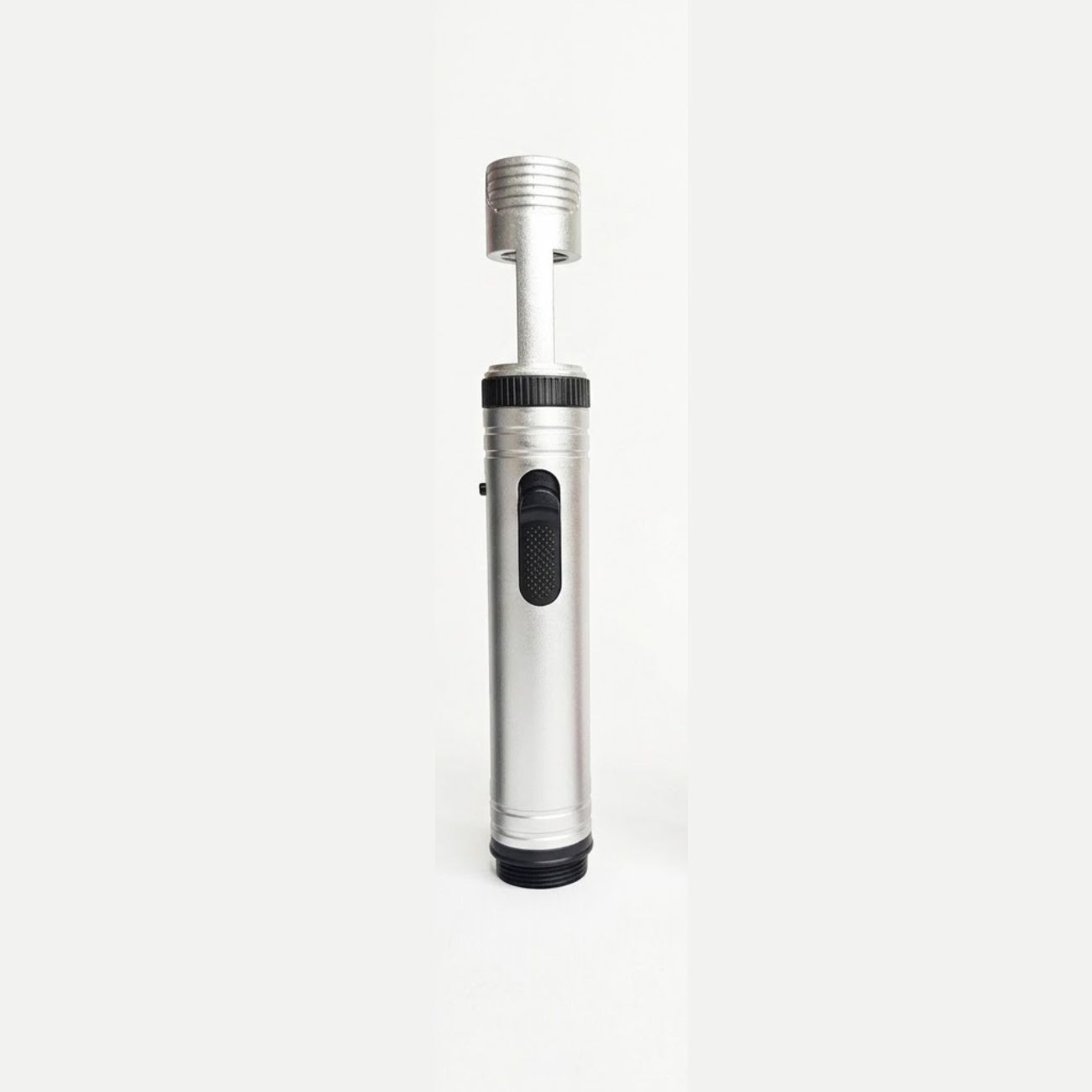 نمای رنگ نقره ای فندک اتمی توربو Turbo Telescopic Jet Torch Lighter with LED