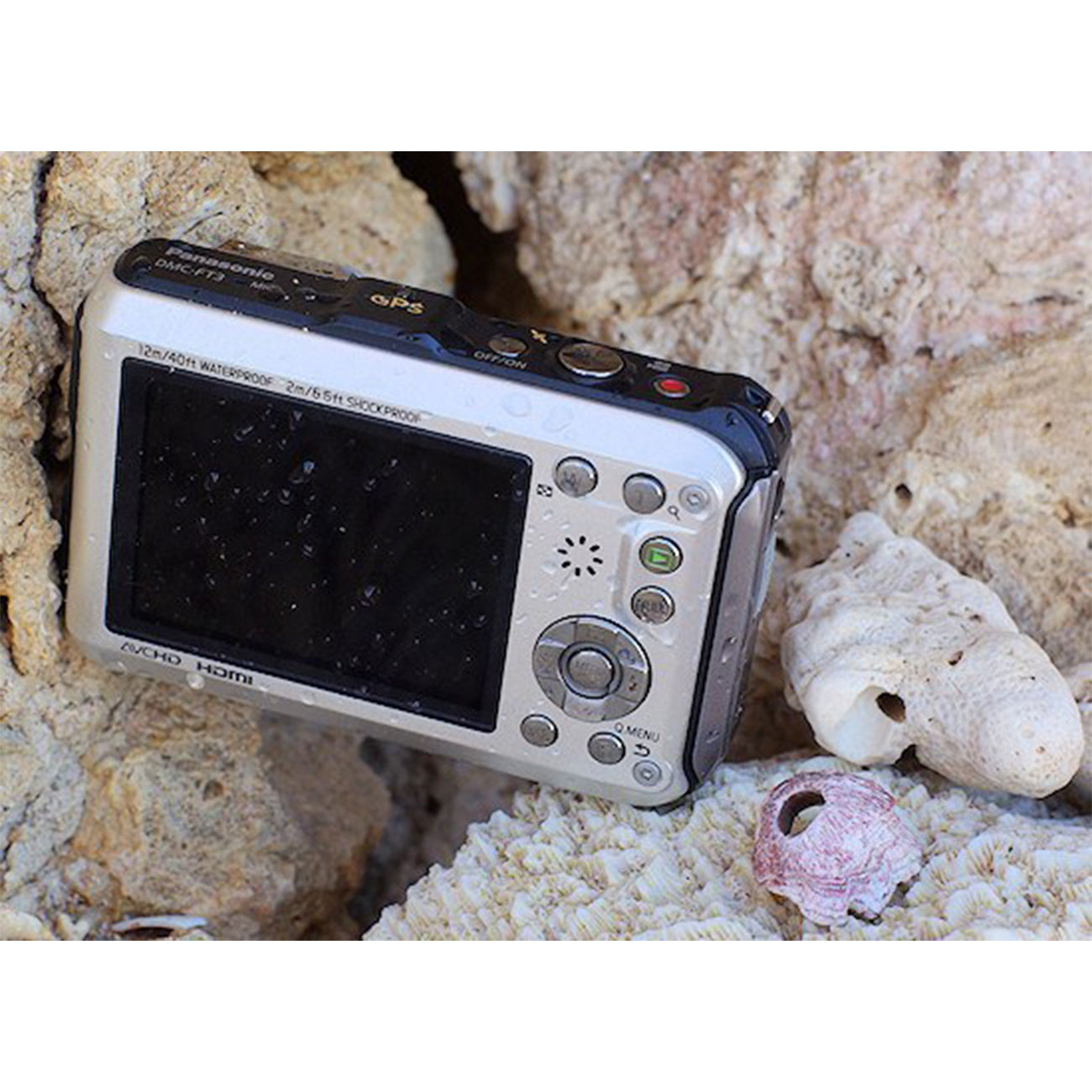 نمای ضد آب دوربین دیجیتال پاناسونیک Panasonic Lumix DMC-FT3 Digital Camera