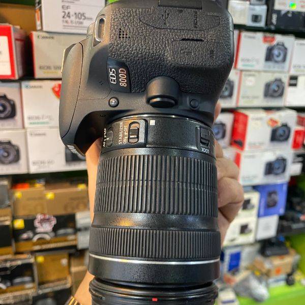 دوربین دست دوم عکاسی کانن  Canon EOS 800D kit EF-S 18-135mm f/3.5-5.6 IS STM (11000 شات)