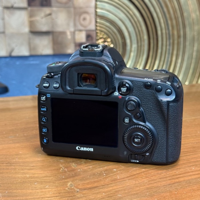 دوربین دست دوم عکاسی کانن Canon EOS 5D Mark IV Body (53000 شات)