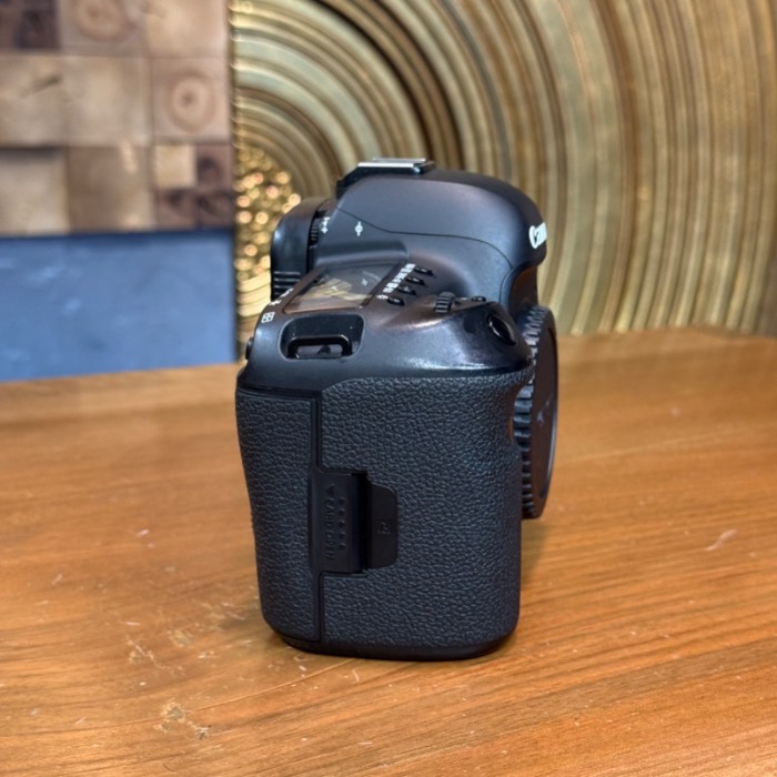 دوربین دست دوم عکاسی کانن Canon EOS 5D Mark IV Body (53000 شات)
