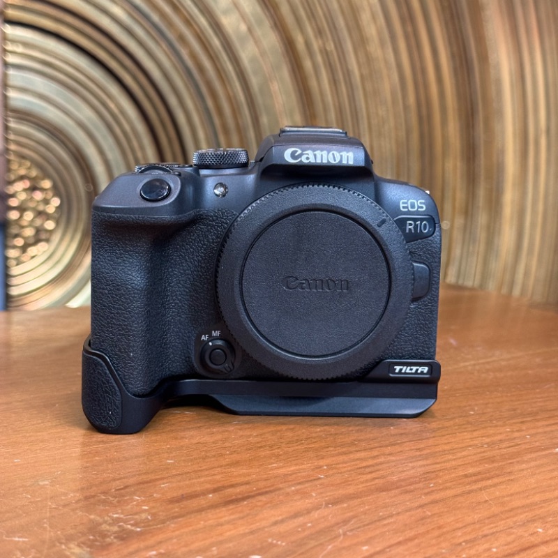 دوربین دست دوم بدون آینه کانن Canon EOS R10 Mirrorless Camera Body (21000 شات)