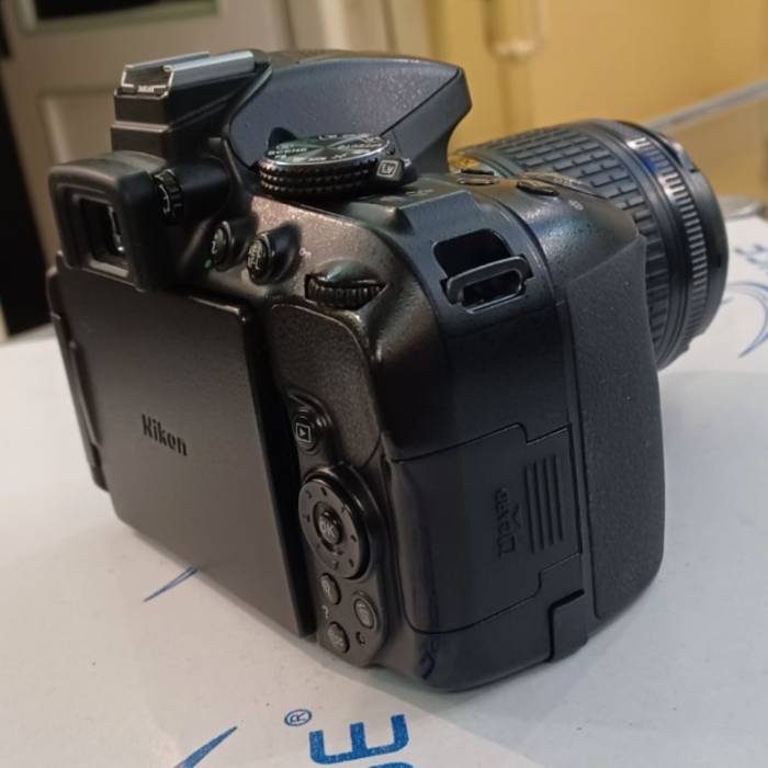 دوربین دست دوم عکاسی نیکون Nikon D5300‌ Kit 18-55mm f/3.5-5.6 G AF-P VR (7979 شات)