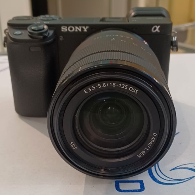 دوربین دست دوم بدون آینه سونی Sony a6400 Mirrorless Camera kit 18-135mm (402 شات)
