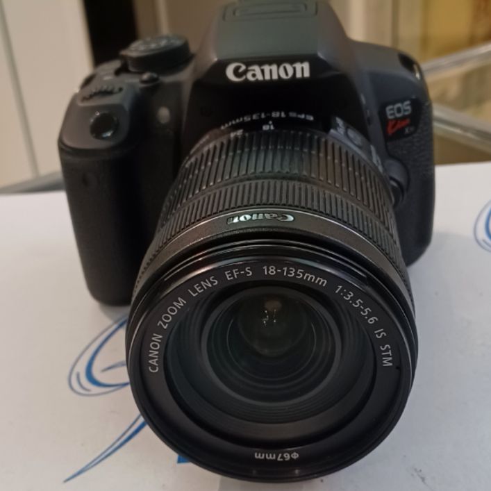 دوربین دست دوم عکاسی کانن Canon EOS 700D Kit 18-135mm f/3.5-5.6 IS STM Used (6684 شات)