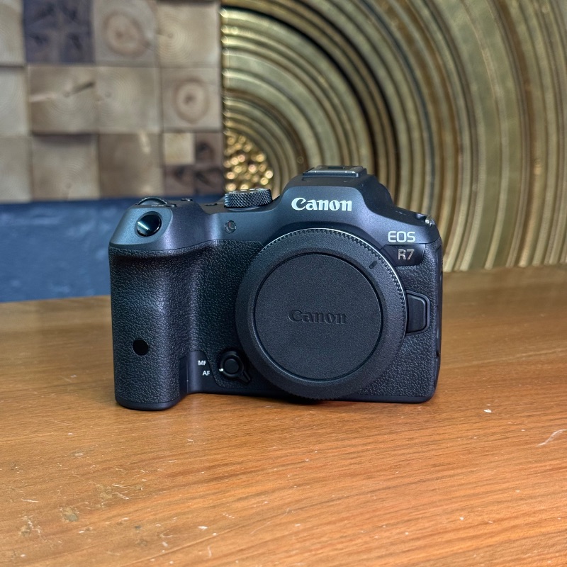 دوربین دست دوم بدون آینه کانن Canon EOS R7 Mirrorless Camera Body (1000 شات)