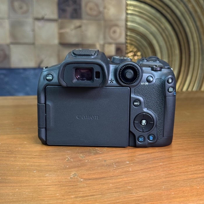 دوربین دست دوم بدون آینه کانن Canon EOS R7 Mirrorless Camera Body (1000 شات)