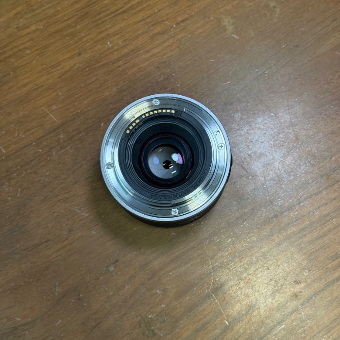 لنز دست دوم Canon RF 50mm f/1.8 STM Lens (جعبه دارد)