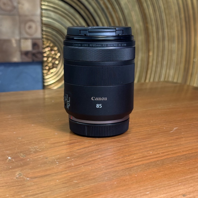 لنز دست دوم Canon RF 85mm f/2 Macro IS STM Lens (جعبه دارد)