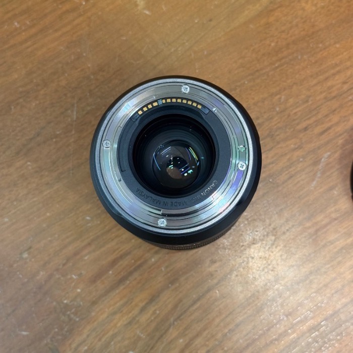 لنز دست دوم Canon RF 85mm f/2 Macro IS STM Lens (جعبه دارد)