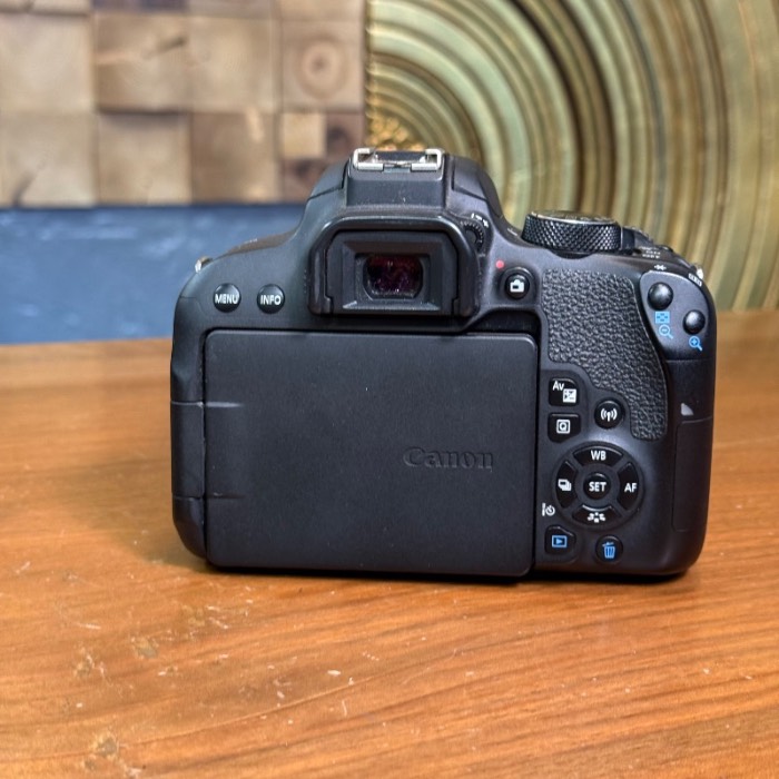 دوربین دست دوم عکاسی کانن Canon EOS 800D Kit 18-55mm f/4-5.6 IS STM (5800 شات)