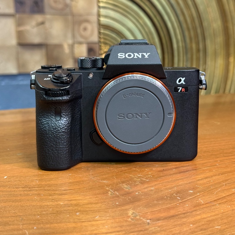 دوربین دست دوم بدون آینه سونی Sony a7R III Mirrorless Camera (57000 شات)