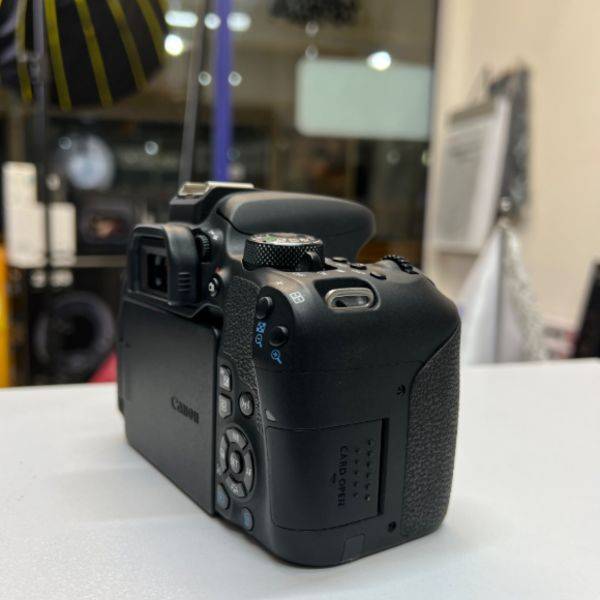دوربین دست دوم عکاسی کانن Canon EOS 800D Body (12000 شات)