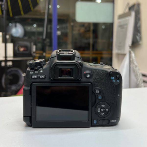 دوربین دست دوم عکاسی کانن Canon EOS 760D Body  (9900 شات)