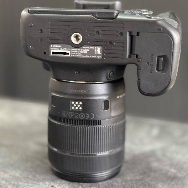 دوربین دست دوم عکاسی کانن Canon EOS 90D DSLR kit EF-S 18-135mm IS USM (9000 شات)