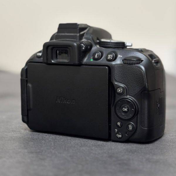 دوربین دست دوم عکاسی نیکون Nikon D5300‌ Kit 18-105/3.5-5.6 VR (6000 شات)