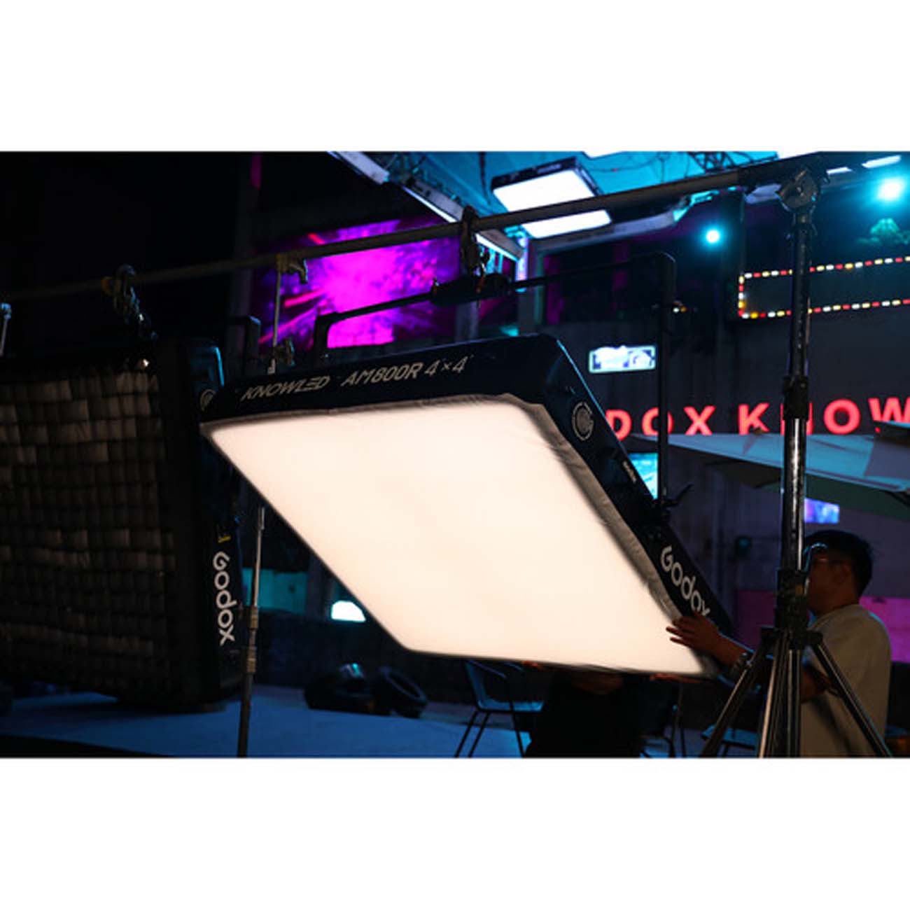 نمای کاربردی پنل نور گودکس Godox KNOWLED AM800R RGB Inflatable LED Light Mat