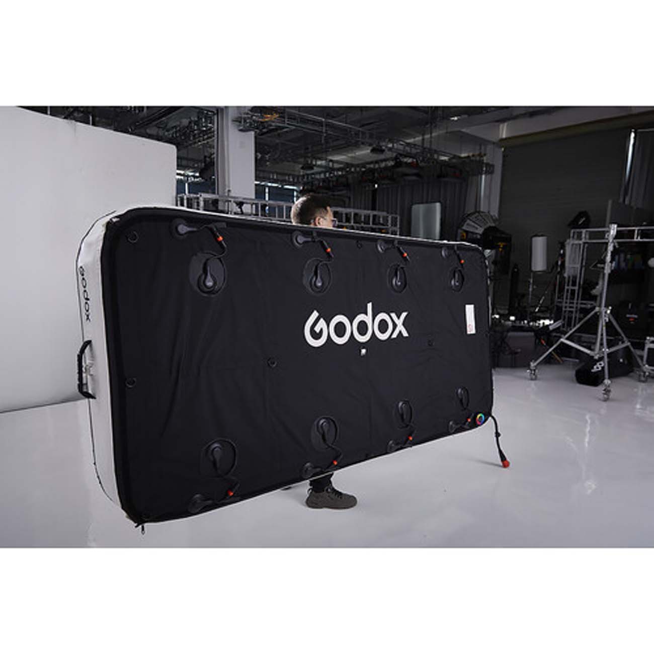 نمای کاربردی پنل نور گودکس Godox KNOWLED AM1600R RGB Inflatable LED Light Mat 4x8