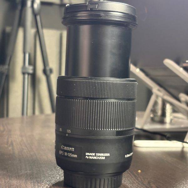 لنز دست دوم کانن Canon EF-S 18-135mm f/3.5-5.6 IS USM No Box (جعبه ندارد)