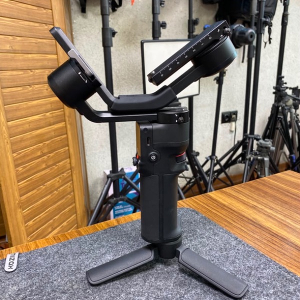 گیمبال دست دوم دوربین دی جی آی DJI RS 3 Mini Gimbal Stabilizer