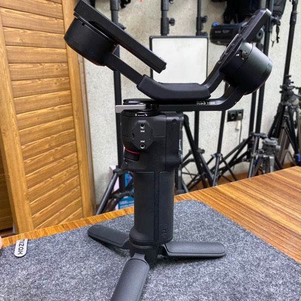 گیمبال دست دوم دوربین دی جی آی DJI RS 3 Mini Gimbal Stabilizer