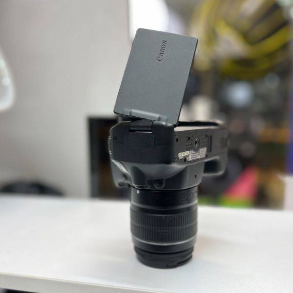 دوربین دست دوم Canon EOS 200D Kit 18-55mm f/3.5-5.6 III (5000 شات)