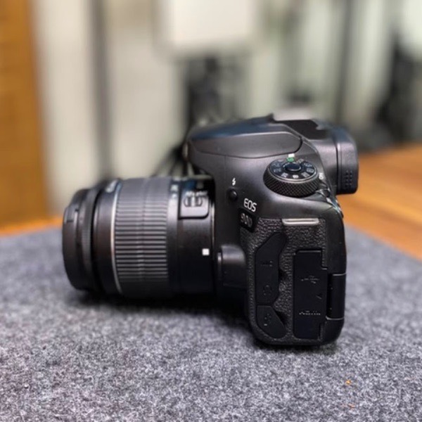 دوربین دست دوم عکاسی کانن Canon EOS 90D DSLR kit 18-55 dc iii (49/000 شات)