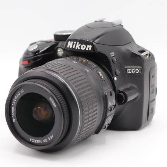 دوربین دست دوم عکاسی نیکون Nikon D3200 Kit 18-55mm f/3.5-5.6 G VR (44000 شات)