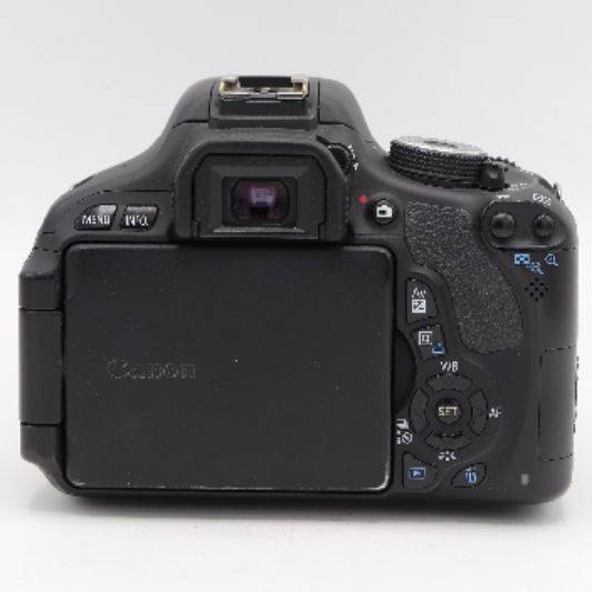 دوربین دست دوم عکاسی کانن Canon EOS 600D Kit 18-55 mm IS III (13000 شات)