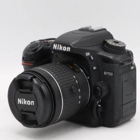 دوربین دست دوم عکاسی نیکون Nikon D7500 Kit 18-55 mm f/3.5-5.6 G VR (20000 شات)