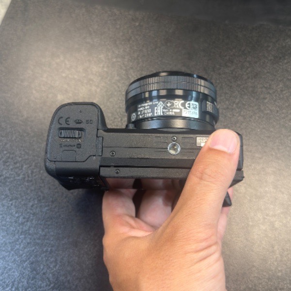 دوربین دست دوم بدون آینه سونی Sony a6400 Mirrorless Camera kit 16-50mm (154 شات)