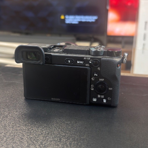دوربین دست دوم بدون آینه سونی Sony a6400 Mirrorless Camera kit 16-50mm (154 شات)