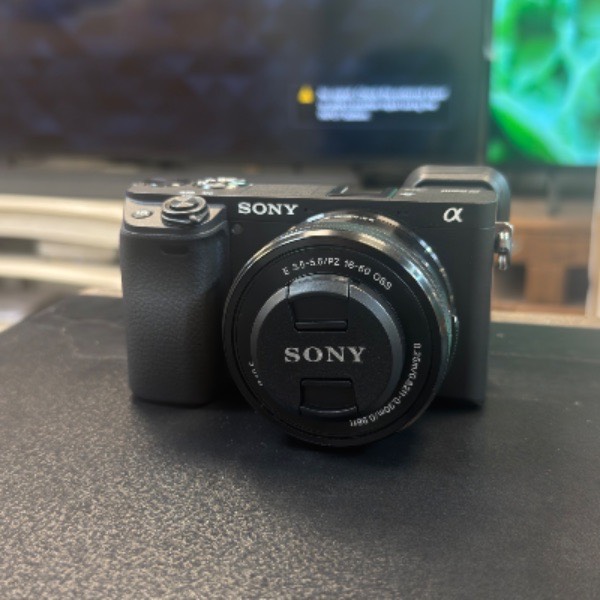 دوربین دست دوم بدون آینه سونی Sony a6400 Mirrorless Camera kit 16-50mm (154 شات)