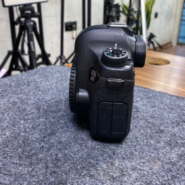 دوربین دست دوم عکاسی کانن Canon EOS 6D Body (28/000 شات)