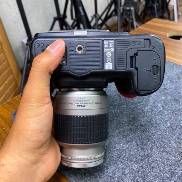 دوربین دست دوم عکاسی نیکون Nikon D300 s Kit 18-55mm f/3.5-5.6  (15/000 شات)