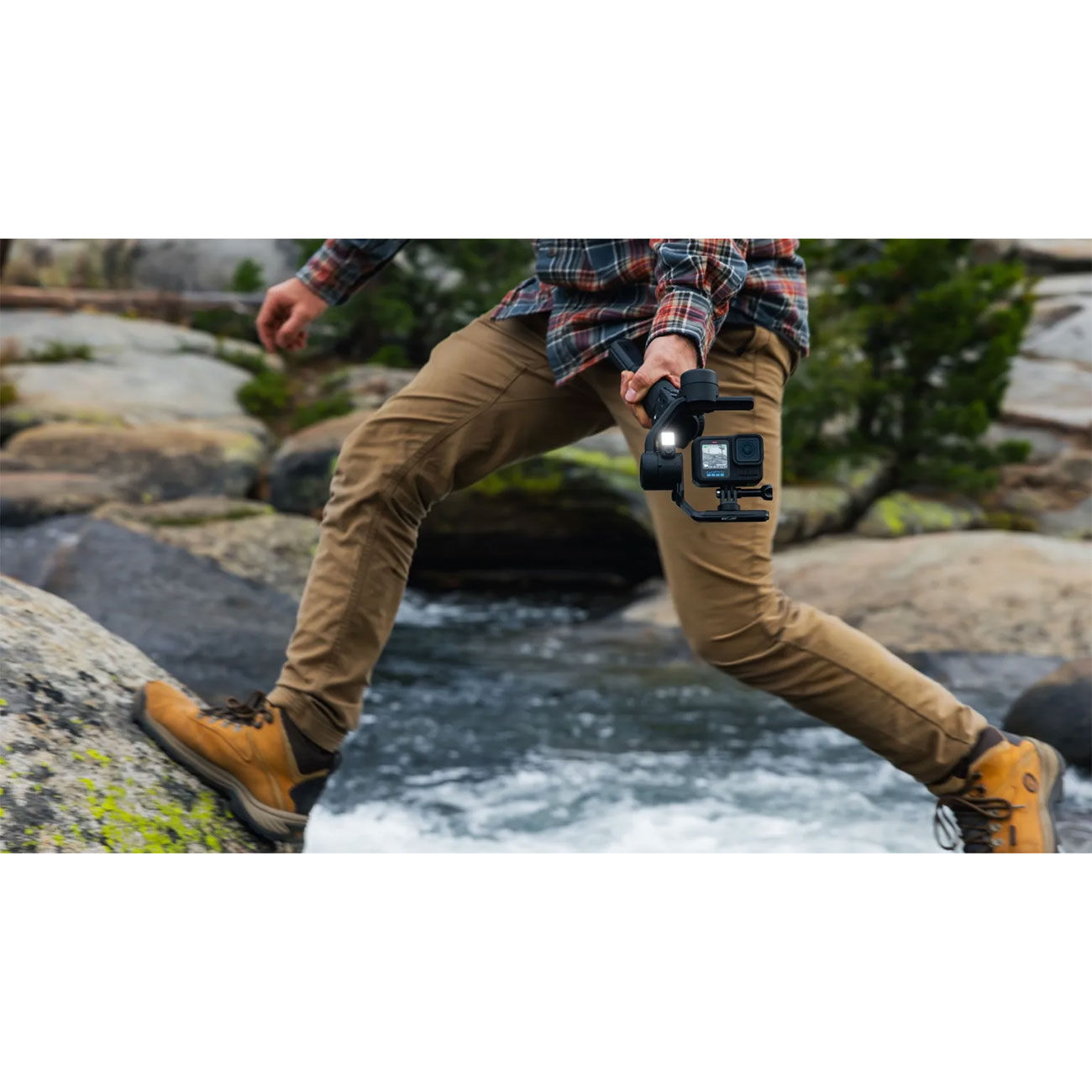 نمای کاربردی گیمبال حرفه‌ای گوپرو GoPro Fluid Pro AI Multi-Device Gimbal Stabilizer With AI Tracking