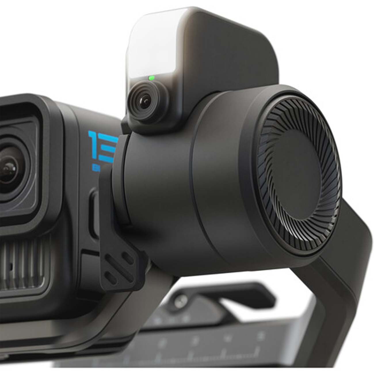 نمای نزدیک از گیمبال گوپرو GoPro Fluid Pro AI Multi-Device Gimbal Stabilizer With AI Tracking