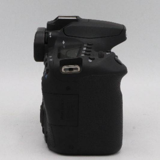 دوربین دست دوم عکاسی کانن Canon EOS 90D DSLR Camera Body (10000 شات)