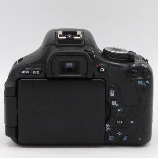 دوربین دست دوم عکاسی کانن  Canon Kiss x5/ EOS 600D kit 18-55 is ii (9000 شات)