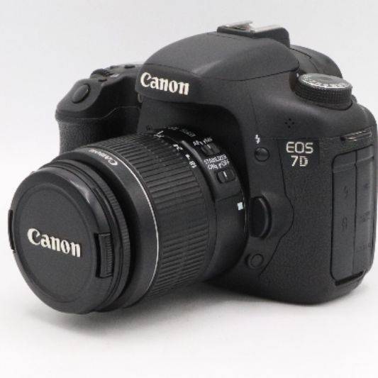 دوربین دست دوم عکاسی کانن Canon EOS 7D  Kit 18-55 mm f/3.5-5.6 IS STM (16000 شات)