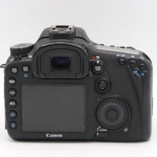 دوربین دست دوم عکاسی کانن Canon EOS 7D  Kit 18-55 mm f/3.5-5.6 IS STM (16000 شات)