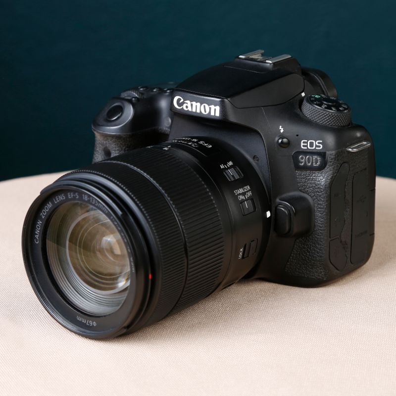 دوربین دست دوم عکاسی کانن Canon EOS 90D DSLR kit EF-S 18-135mm IS USM (10000 شات)